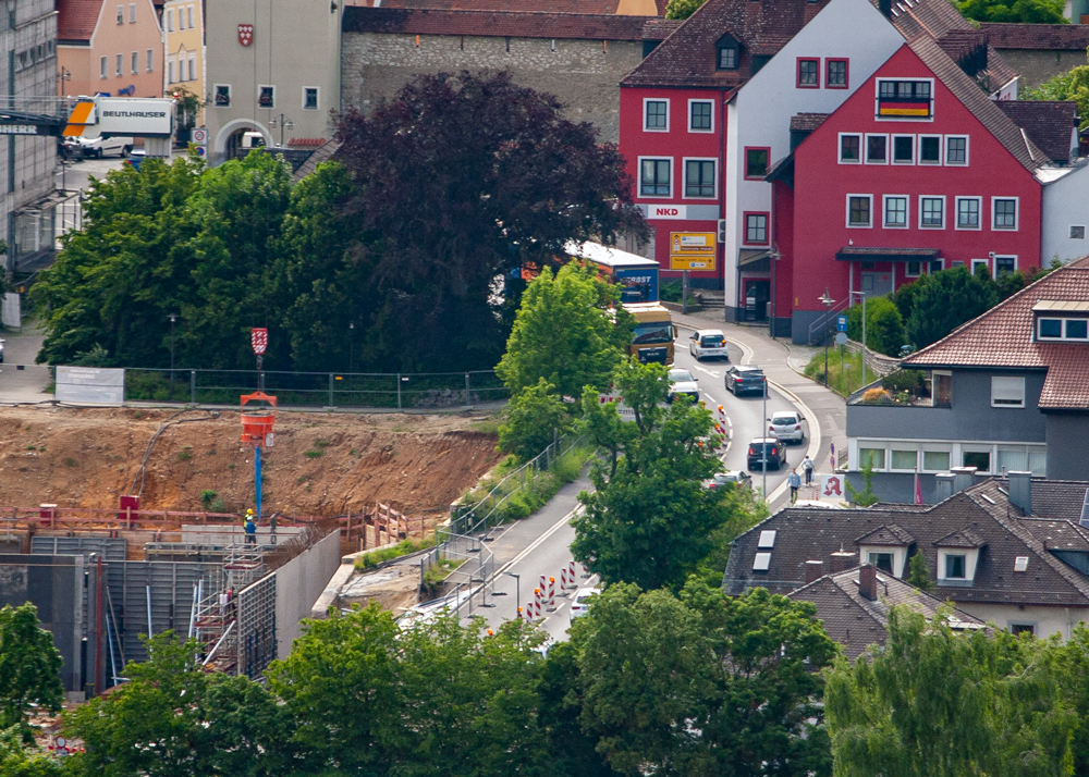 Auf verwundenem Pfad: die Bundesstraße 14 im Stadtgebiet Sulzbach-Rosenbergs.